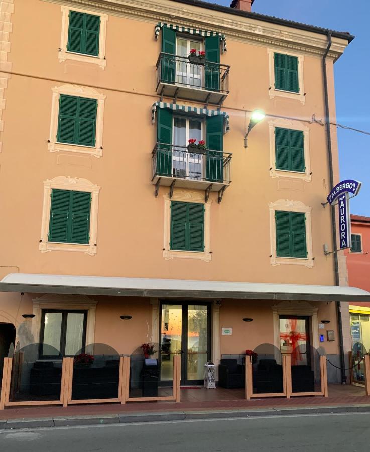 Aurora Hotel